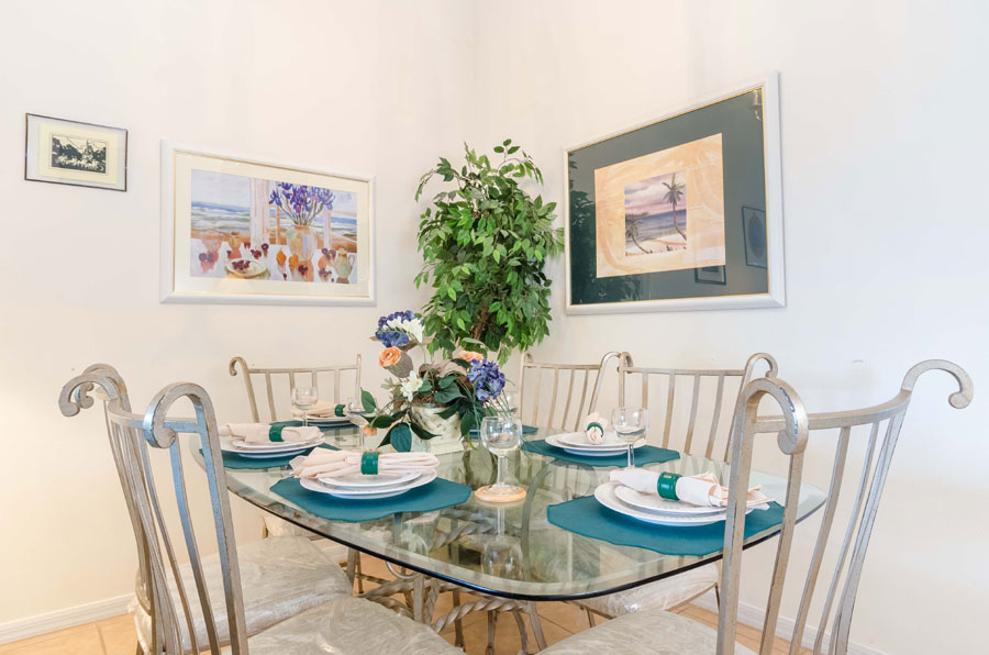 Sunset Palms dining area